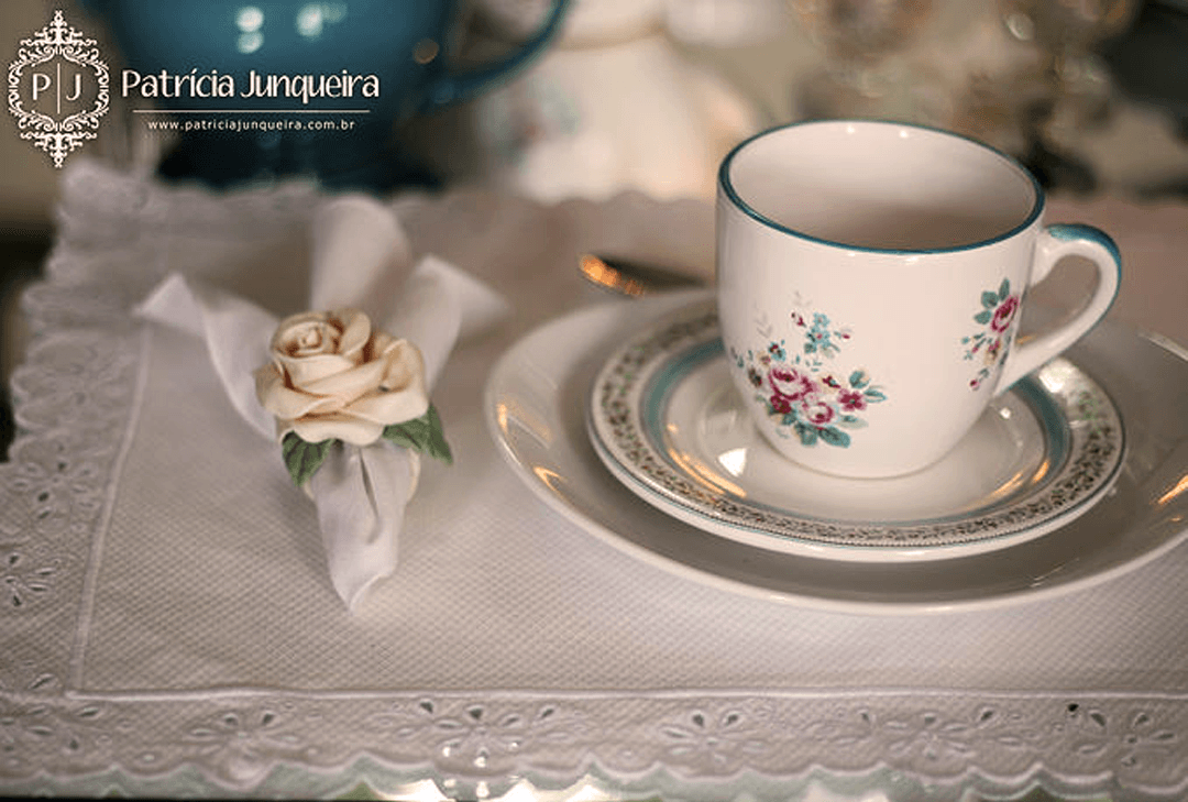 Jogo de Chá de Porcelana Cor Creme - 6 Xícaras + 1 Jarra Bule + 1 Bandeja -  Café da Manhã Cozinha